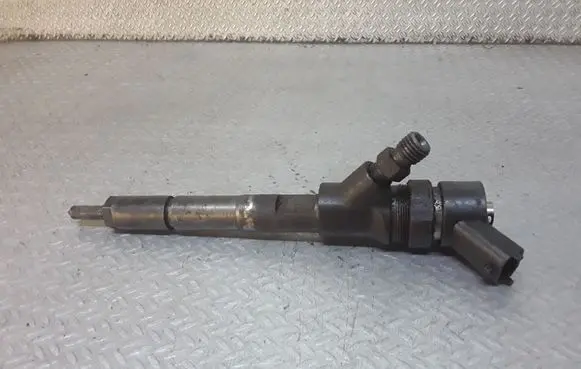 Toyota Yaris Fuel injector 0445110085