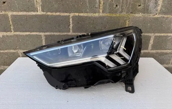 Audi Q3 F3 Headlight/headlamp 83A941033