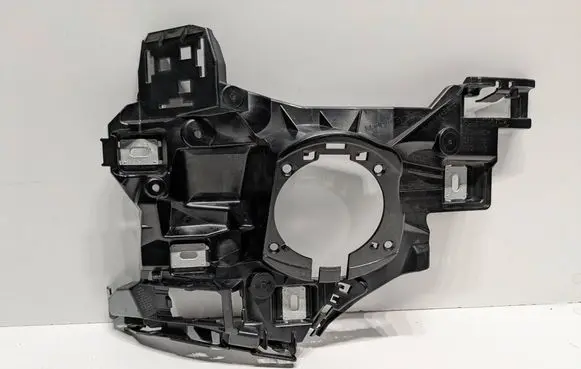 Front bumper mounting bracket