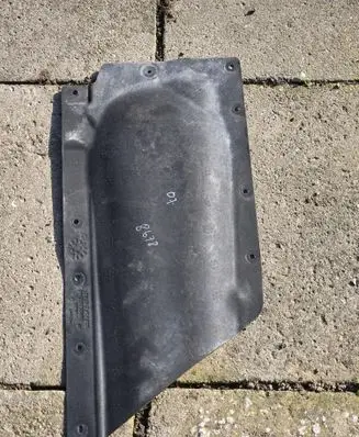 Exhaust heat shield