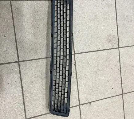 Volvo V70 Front bumper lower grill 30763113 30678636