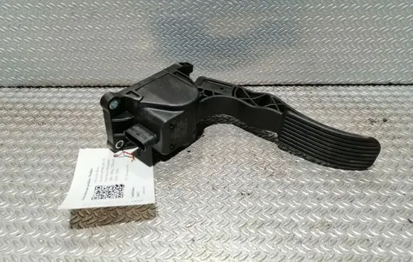 Mercedes-Benz Sprinter W906 Accelerator throttle pedal 0280755023 A9063000404