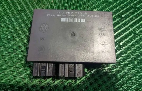 Volkswagen Golf IV Comfort/convenience module 1C0959799B 5DK00821400
