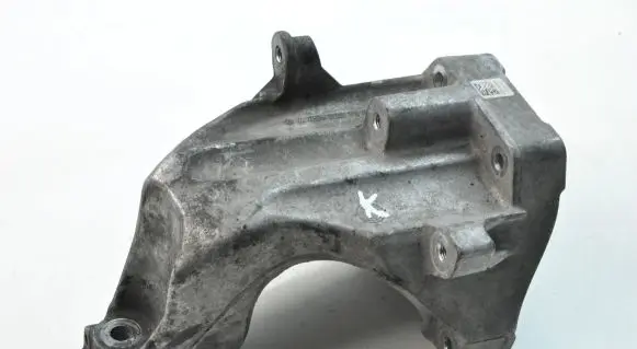 Mercedes-Benz Vito Viano W639 Engine mounting bracket A6512231504