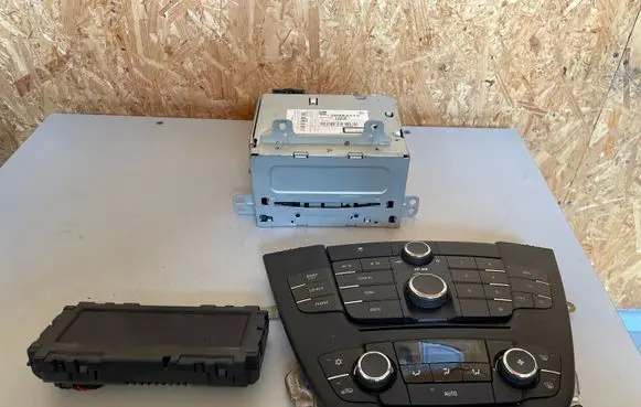Opel Insignia A Radio/CD/DVD/GPS head unit 20983513 12844841G