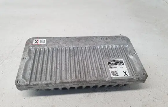 Toyota Yaris Engine control unit/module 896610DT20