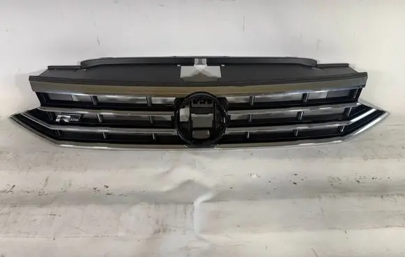 Volkswagen PASSAT B8 Front bumper upper radiator grill 3G0853651DG