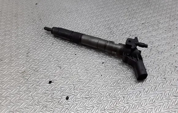 Audi A8 S8 D3 4E Fuel injector 059130277Q