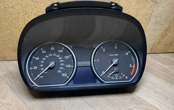 BMW 1 E81 E87 Speedometer (instrument cluster) 9141478 914147801 62109141478