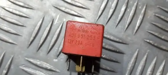 Audi A4 S4 B5 8D Other relay 431951253f