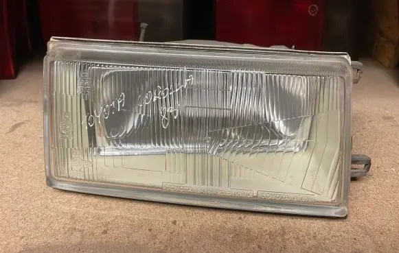Toyota Corolla E80 Headlight/headlamp 12188R 11073858