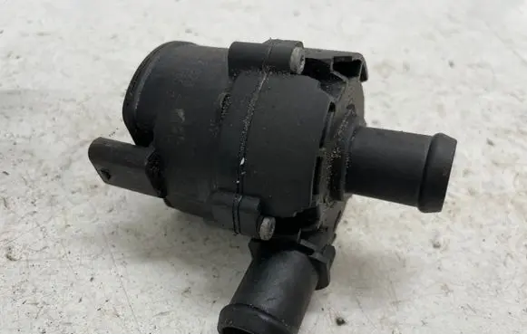 Volkswagen Golf VII Electric auxiliary coolant/water pump 5G0965561