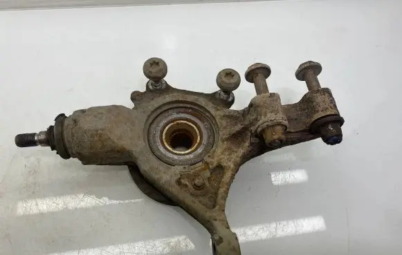 Peugeot 307 Front wheel hub