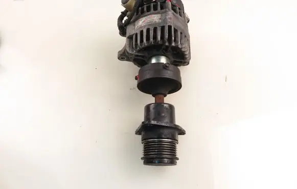 Ford Focus Generator/alternator 4M5T10300LC MS1012100921