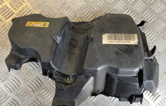 Mercedes-Benz A W176 Engine cover (trim) 175B15263R 175B10888R 175753VD0A