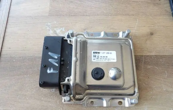 BMW 5 F10 F11 Reducing agents exhaust control unit 7377299 002000000 0281030578