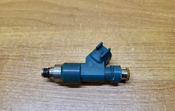 Volvo XC90 Fuel injector 6G9NAB 025079217