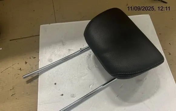 Mercedes-Benz GL X164 Third row seat headrest 