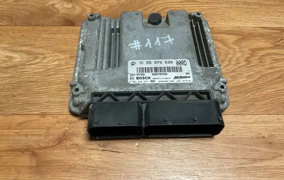 Opel Insignia A Engine control unit/module 55573539 55573560 0281015774