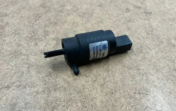 BMW 3 E46 Windscreen/windshield washer pump 67128362154 8362154