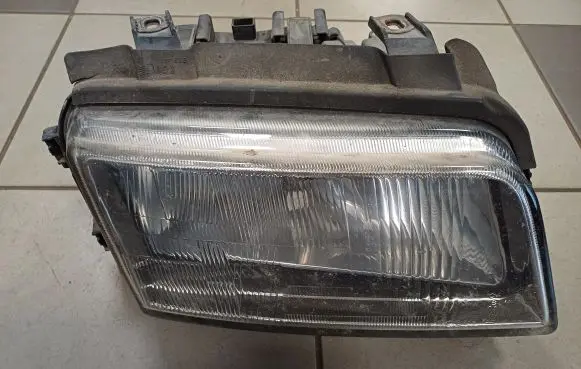 Audi A4 S4 B5 8D Headlight/headlamp 8D0941004E 0301094202