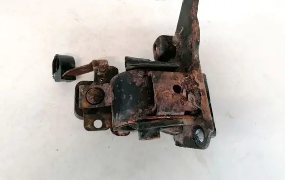 Toyota Corolla E120 E130 Engine mount bracket
