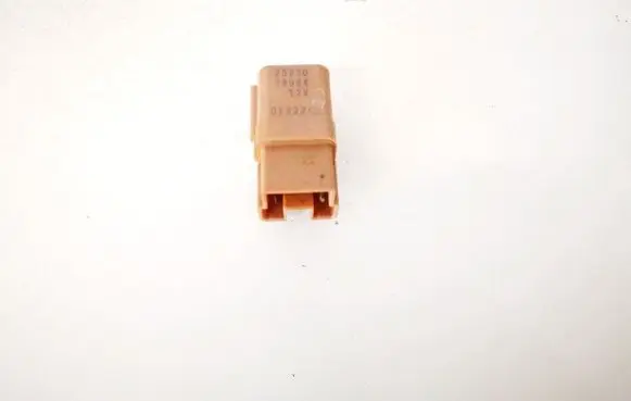 Nissan Navara D22 Other relay 2523079964