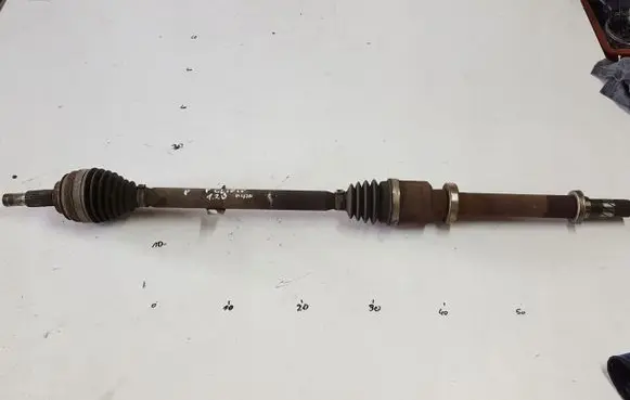 Renault Clio IV Front driveshaft 