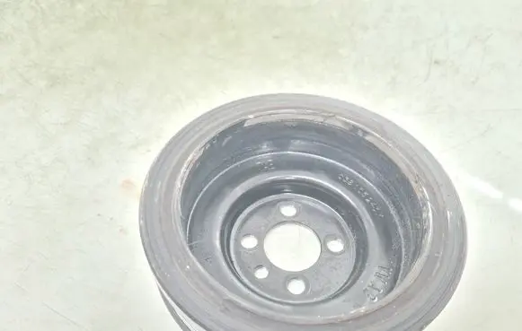 Audi Q5 SQ5 Crankshaft pulley 038105243M