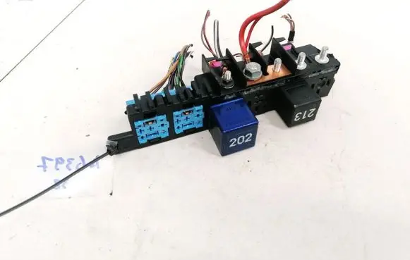 Audi A4 S4 B5 8D Fuse box set 8L0941822A