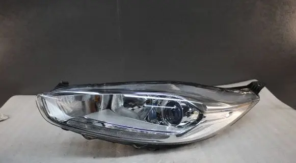 Ford Fiesta Headlight/headlamp 1090041 C1BB13W030CC