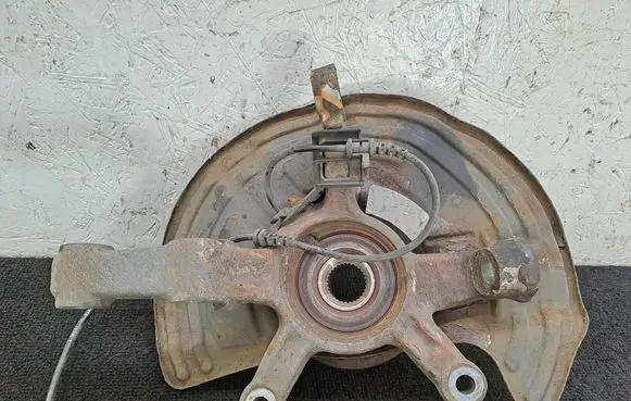 Mercedes-Benz CLA C117 X117 W117 Front wheel hub A2465402510 A2464210820