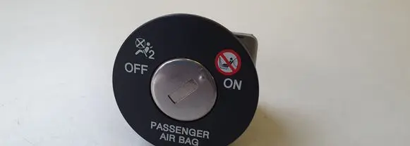 KIA Sportage Passenger airbag on/off switch 