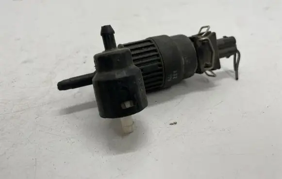 Opel Astra J Windscreen/windshield washer pump