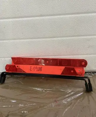 Mercedes-Benz E W211 Tool box 27R03804 E1988