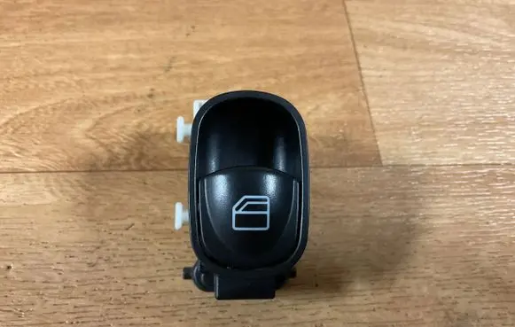 Mercedes-Benz C W203 Electric window control switch A2038200210 501807 200601SQ04