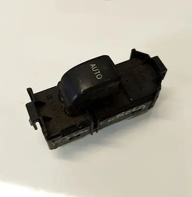 Toyota Avensis Verso Electric window control switch 514746