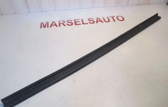 Audi A5 8T 8F Engine compartment rubber 8T0823723A