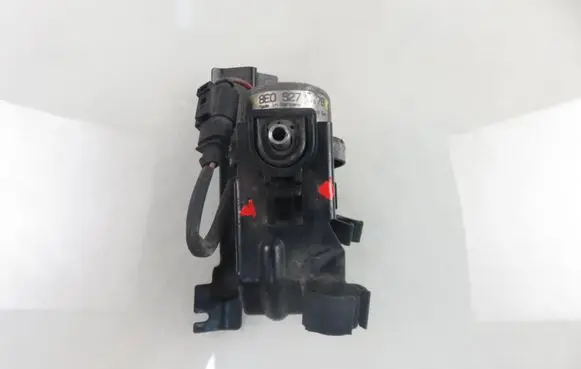 Audi Q7 4L Master brake cylinder 8E0927317B