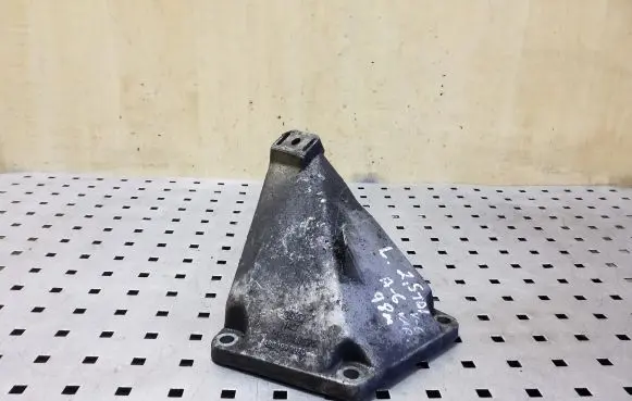 Audi A6 S6 C5 4B Engine mounting bracket 4B0199307C