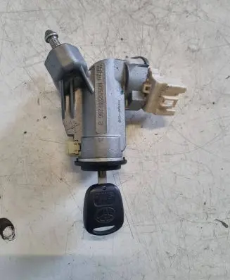 Toyota Yaris Ignition lock N0502241256