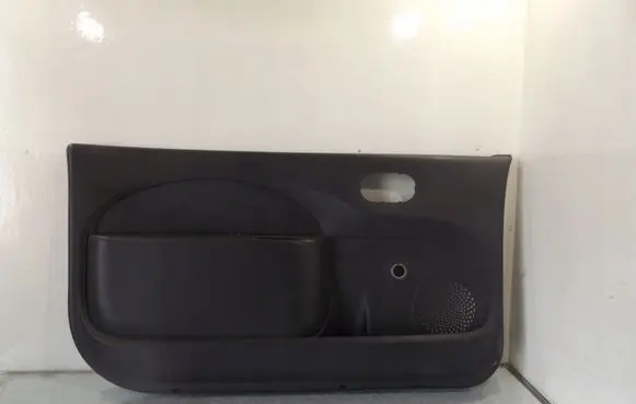 Renault Twingo II Front door card panel trim