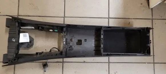 Mercedes-Benz C W204 Center console A2046800150 A2045401307