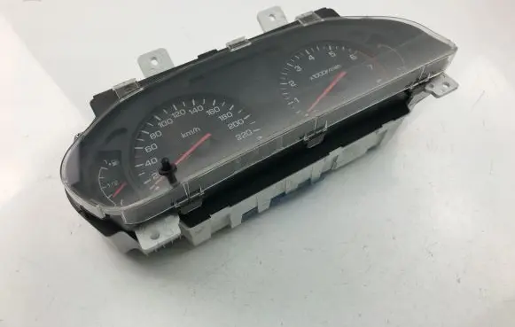 Mitsubishi Space Wagon Speedometer (instrument cluster) MR489727