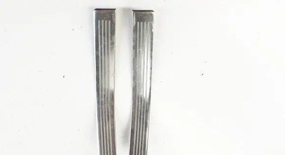 Mercedes-Benz E W212 Foot area side trim A21268612360 A2126861236