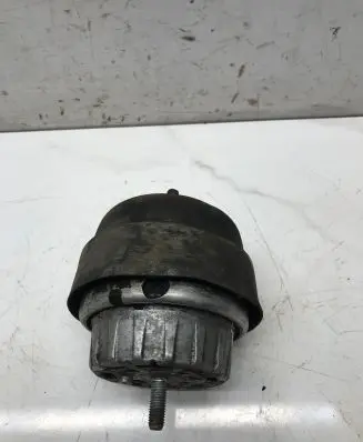 Audi A6 S6 C6 4F Engine mount bracket