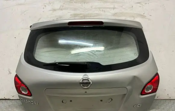 Nissan Qashqai Truck tailgate 