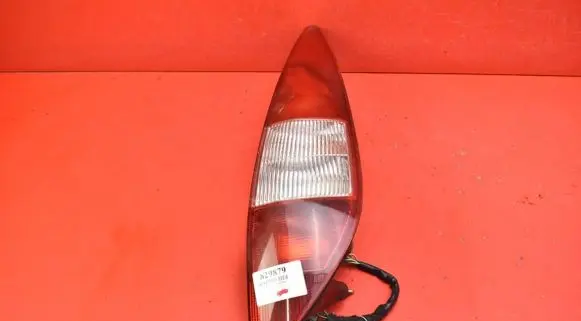 Ford Mondeo Mk III Rear/tail lights 1S71-13404-C