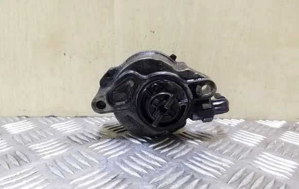 Mazda 3 I Vacuum pump D1561B
