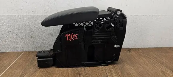 Volkswagen Golf VI Armrest 1K5864251C